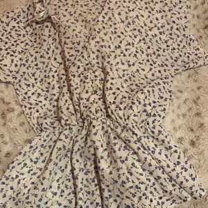 2/$6 Ditzy floral blouse